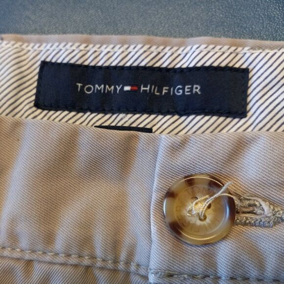 Tommy Hilfiger Men's Gray 38 X 32 Classic Fit Cotton Pants - Picture 1 of 10
